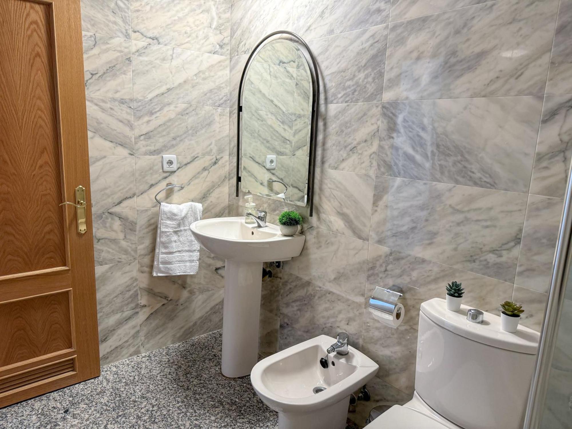 Reina Del Pilar Comotucasa Zaragoza Ngoại thất bức ảnh